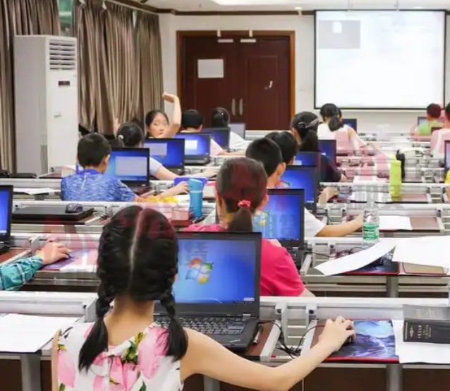<b>回归到“服务于教与学”的本位教育的计算机科学与技能学段</b>